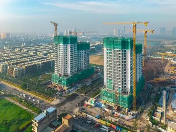 The Global City hoàn thiện tiện ích và hạ tầng tăng tốc từng ngày, mới đây nhất đường Liên Phường xuyên tâm khu đô thị đã thông xe 2 chiều và phân khu cao tầng đầu tiên Masteri Grand View chính thức cất nóc. Ảnh: Masteri Park Place.